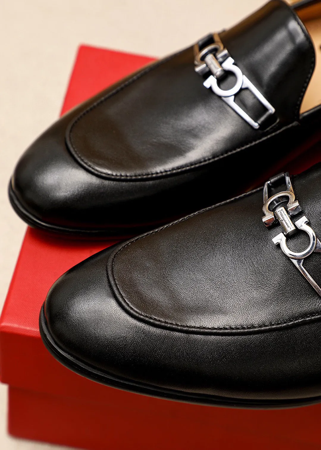 Men's shoes 💰480 💐[Ferragamo/Ferragamo] (high-end Niuli) New 🐲Ferragamo* Ferragamo classic formal leather shoes! The upper is made of imported first-layer cowhide and the upper is made of comfortable first-layer cowhide leather lining! Original wear-resistant rubber outsole! High quality products! Code number 38-44 (45🉑️customized)